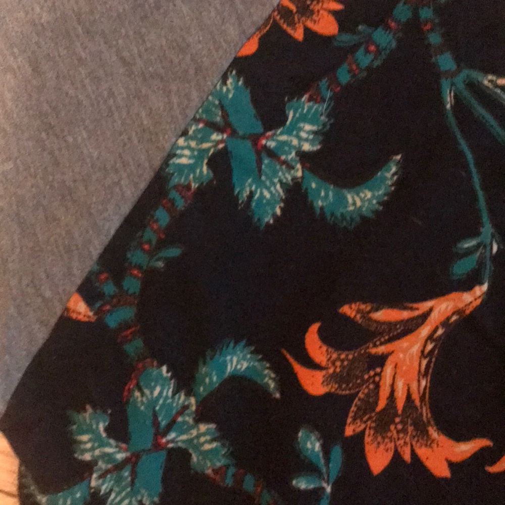 Lularoe Randy - Picture 2 of 2